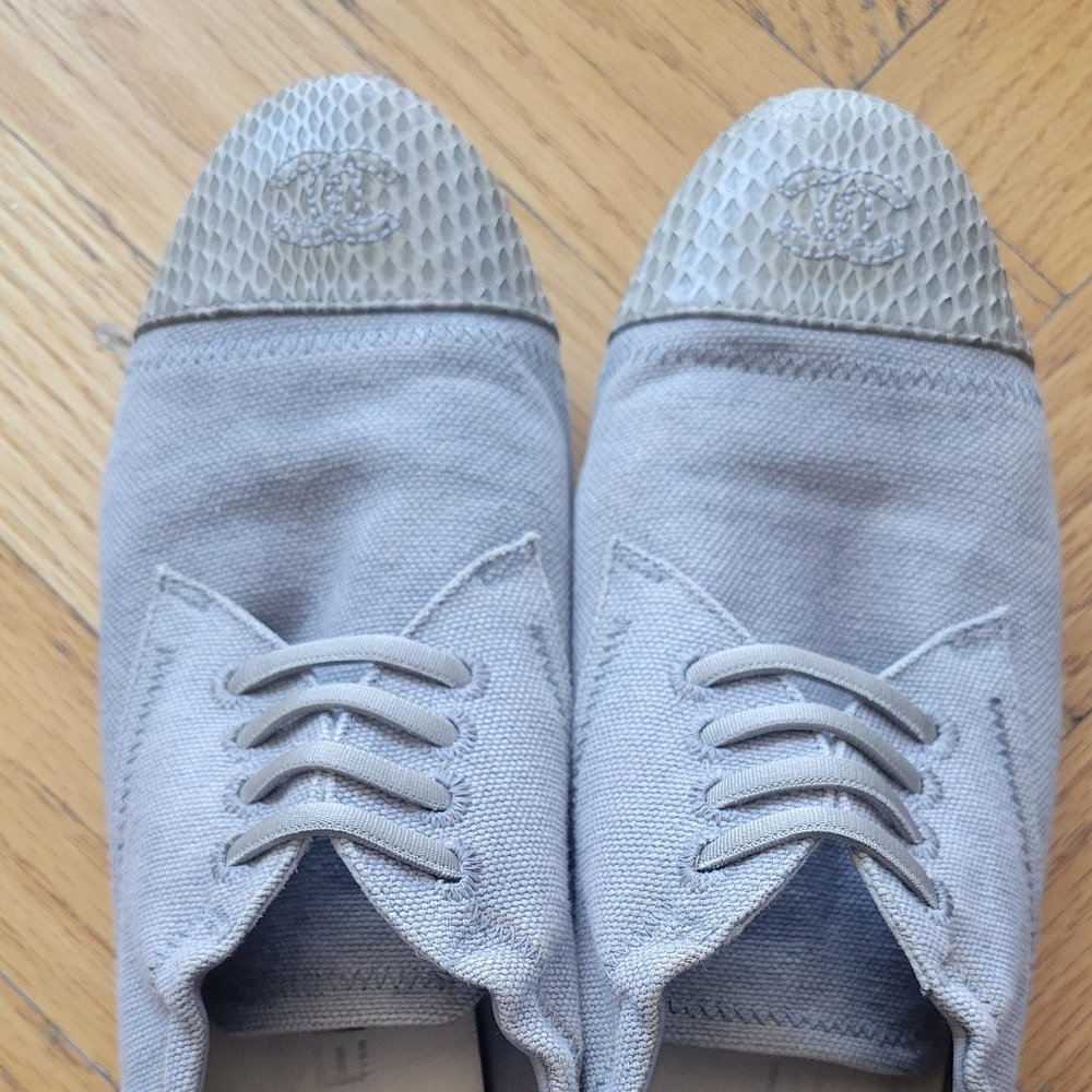 Chanel Grey Canvas and Python Trim Cap Toe Scrunch Flats Size 38
